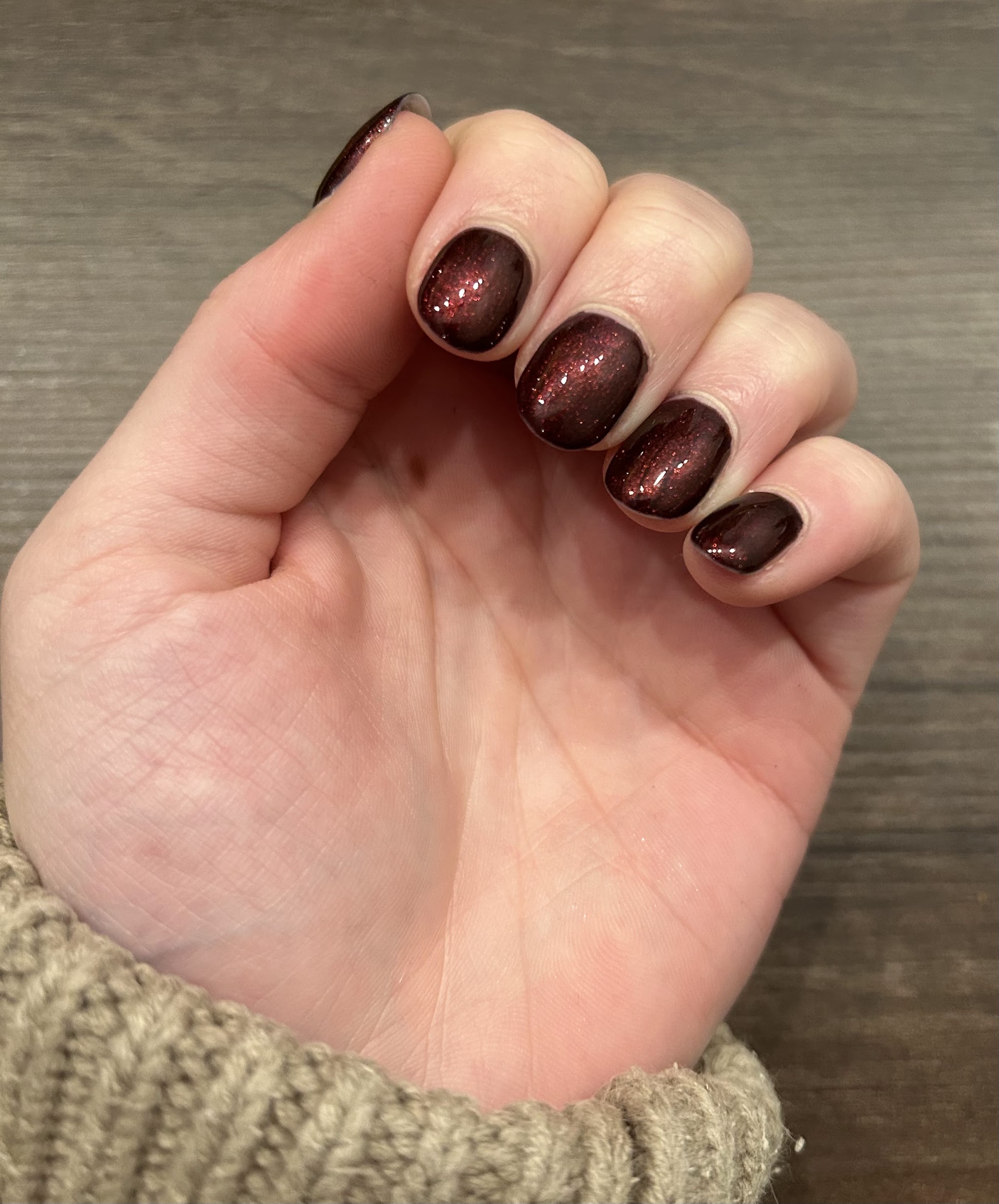 Donkerrode cat eye nagels